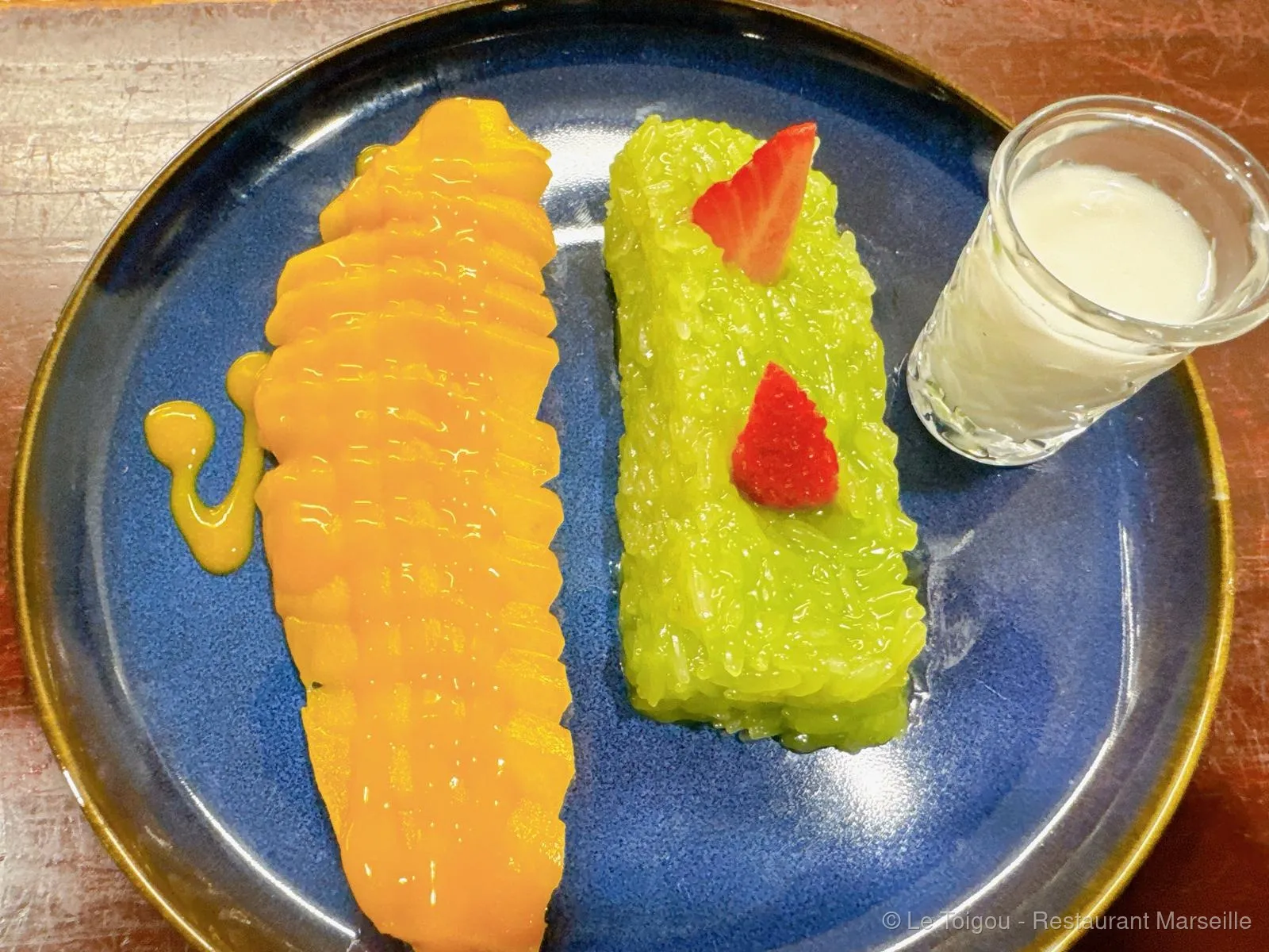 Sticky rice à la mangue — dessert thaïlandais traditionnel au Toigou